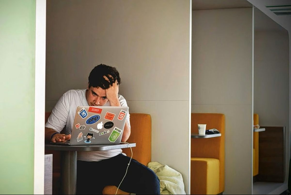 Greece Falls Further Behind in Graduate Employment