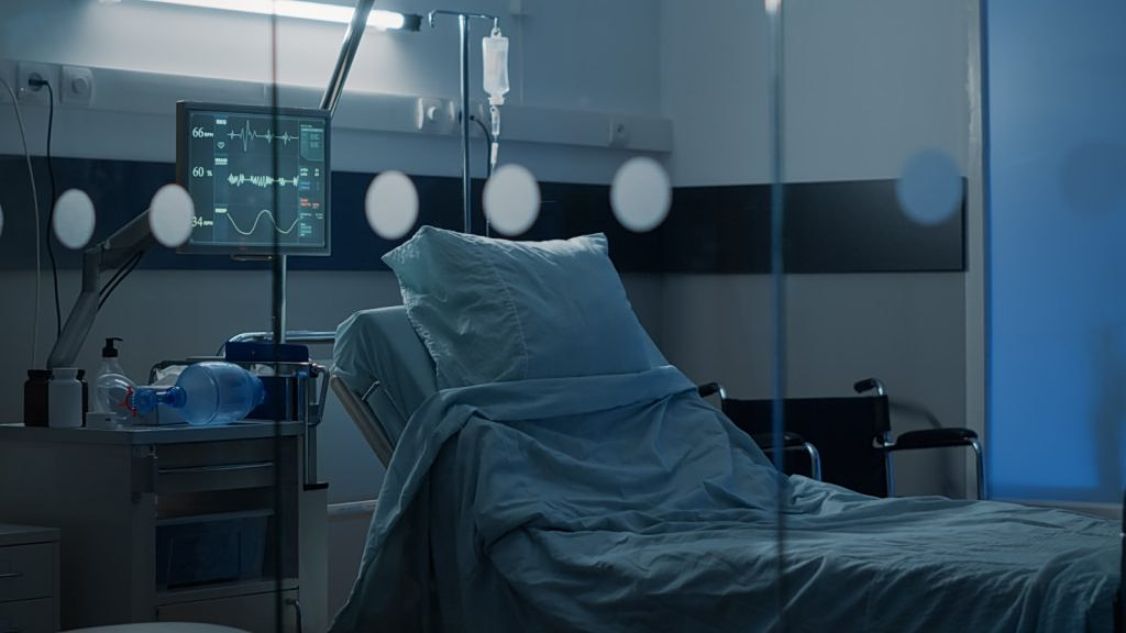 Greek Doctor Dies After Childbirth in Lesbos Hospital