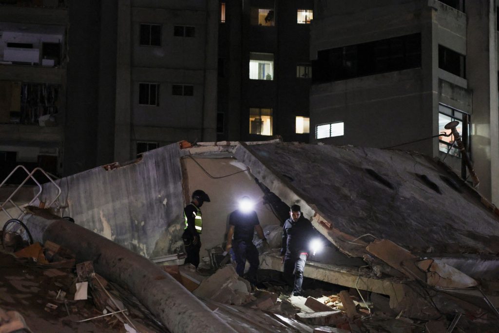 Venezuela Earthquakes Leave 32 Dead and 700 Injured