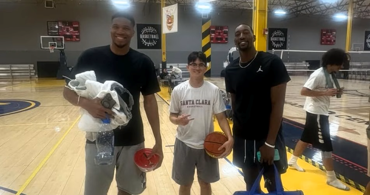 Antetokounmpo Bucks fans