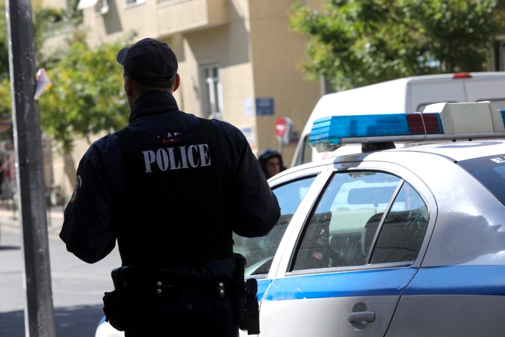 Gov’t to Boost Police Patrols in Athens as Crime Persists