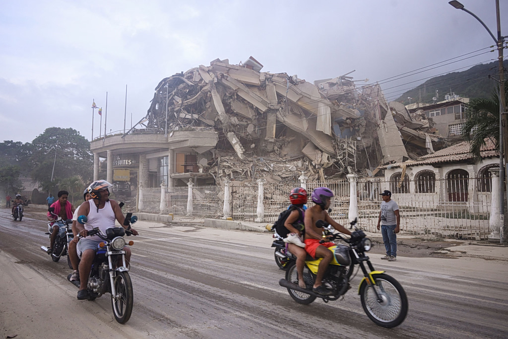 Venezuela Earthquakes Death Toll Hits 235 as Rescues Continue
