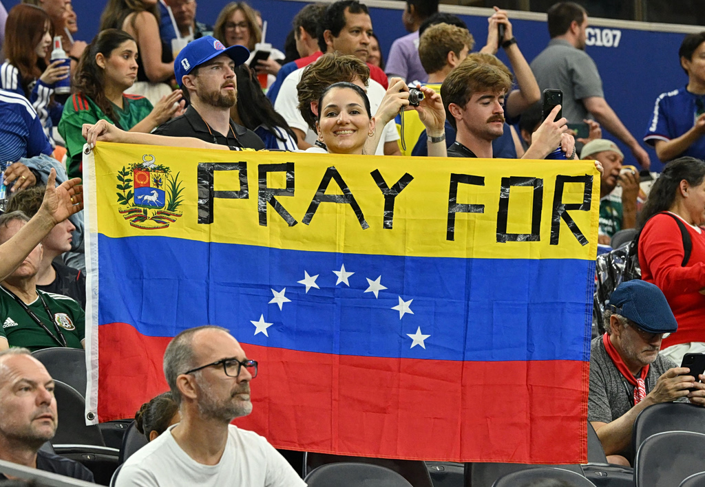 Venezuela Earthquakes Death Toll Hits 235 as Rescues Continue