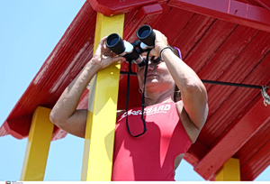 Strong Winds Collapse Lifeguard Towers in Greek Coastal Town