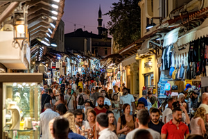 Greek Islands Caught in a Tourism ‘Vicious Cycle’