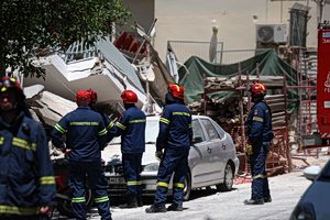 Athens Mayor Pledges Aid After Petralona Building Collapse