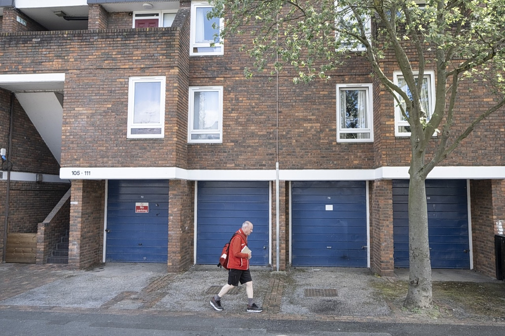 Britain Has a Tiny-Window Epidemic, and Old Ladies Are to Blame