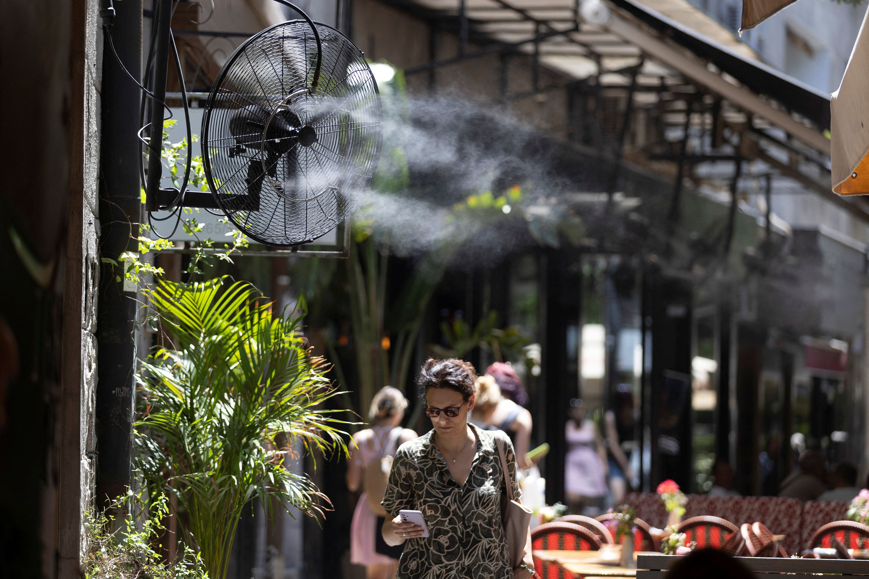 Europe Learns It’s Hard to Start a Trade War With China During a Heat Wave