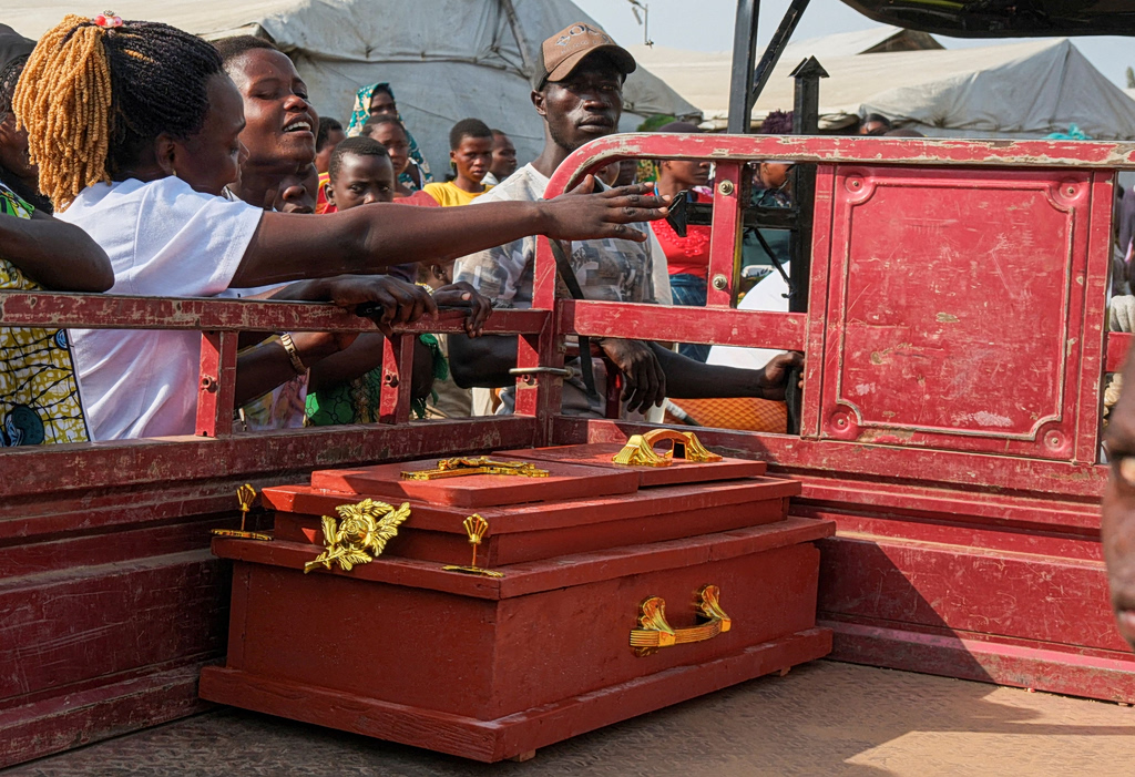 DRC Ebola Cases Rise as WHO Launches Treatment Trial