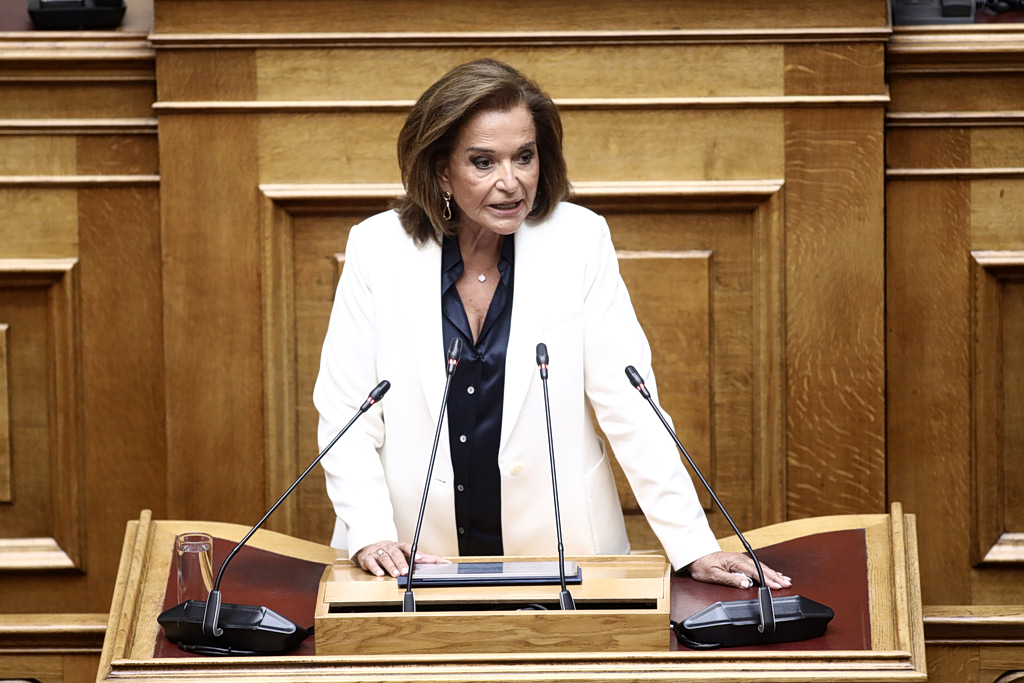 Bakogianni: Samaras Wants to Damage New Democracy