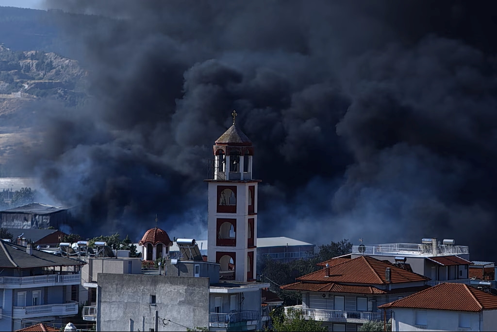 Oreokastro Blaze Briefly Doubles Thessaloniki Air Pollution Levels