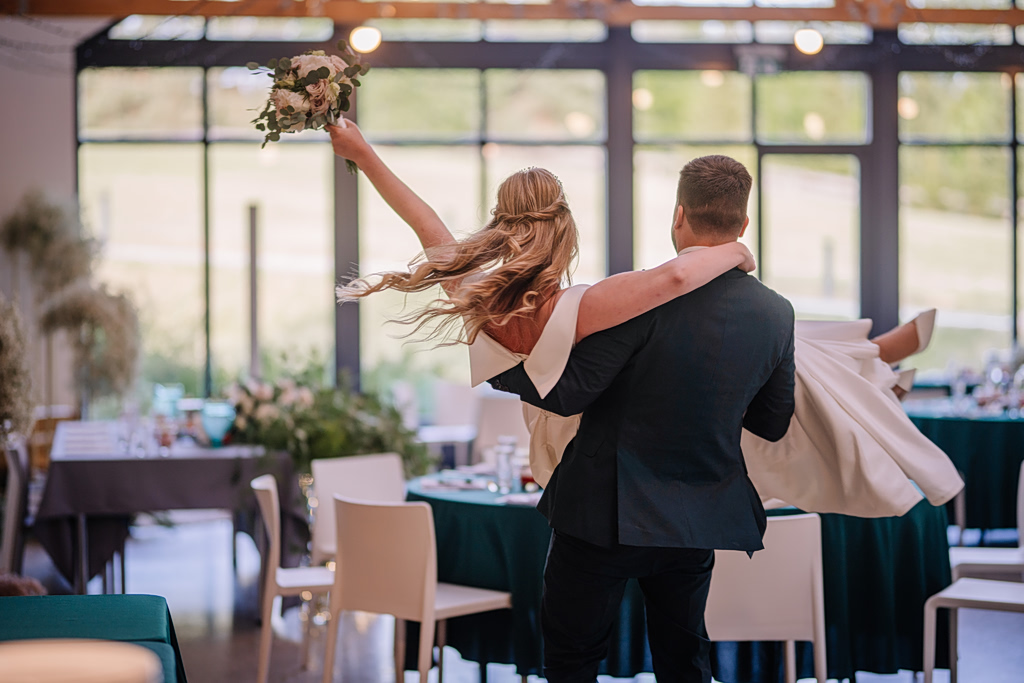 Financial Lessons From People Who Had Lavish Weddings
