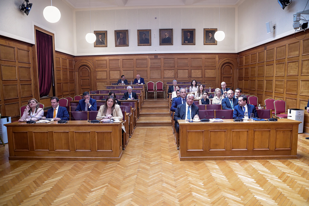 Government Blocks Spyware Witnesses Testimony, Opposition Walks Out