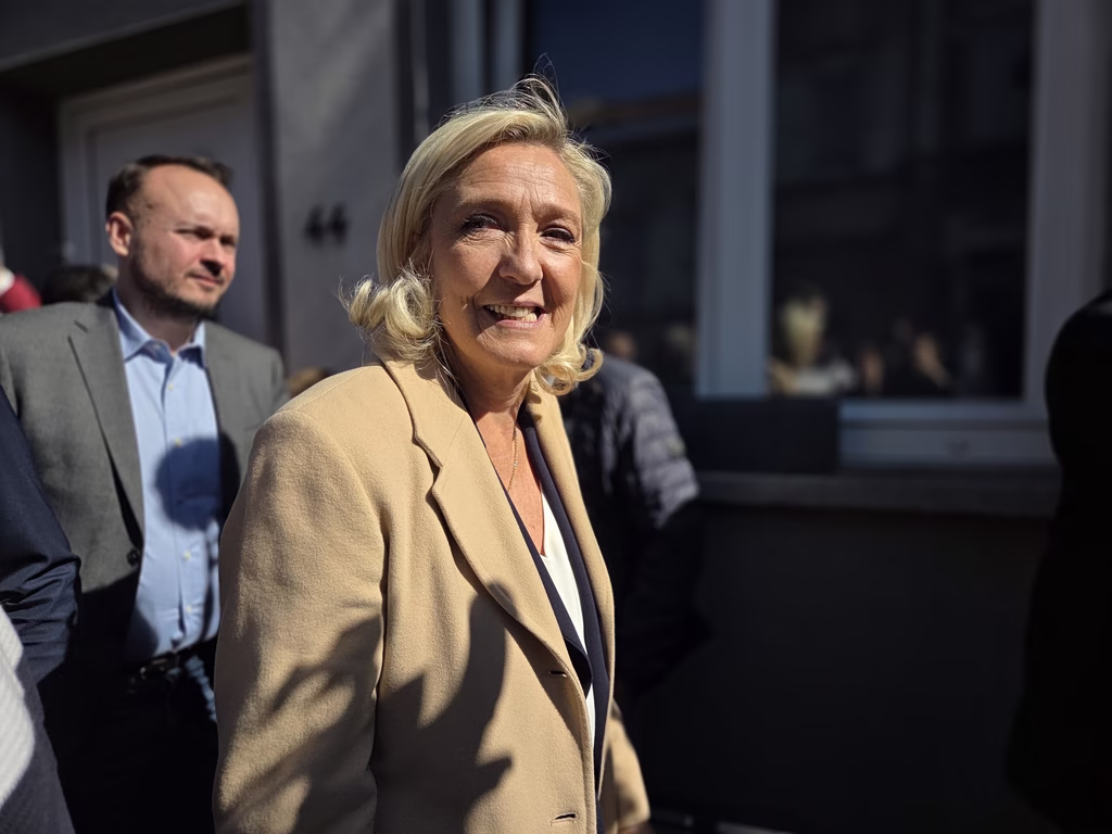 Le Pen Launches Campaign After Conviction, Bets on 2027