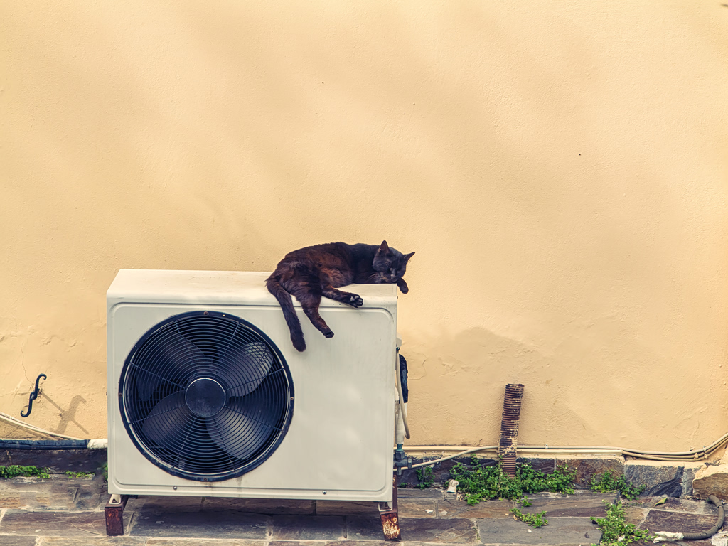 Athens Offers Free Air Conditioners to Vulnerable Households