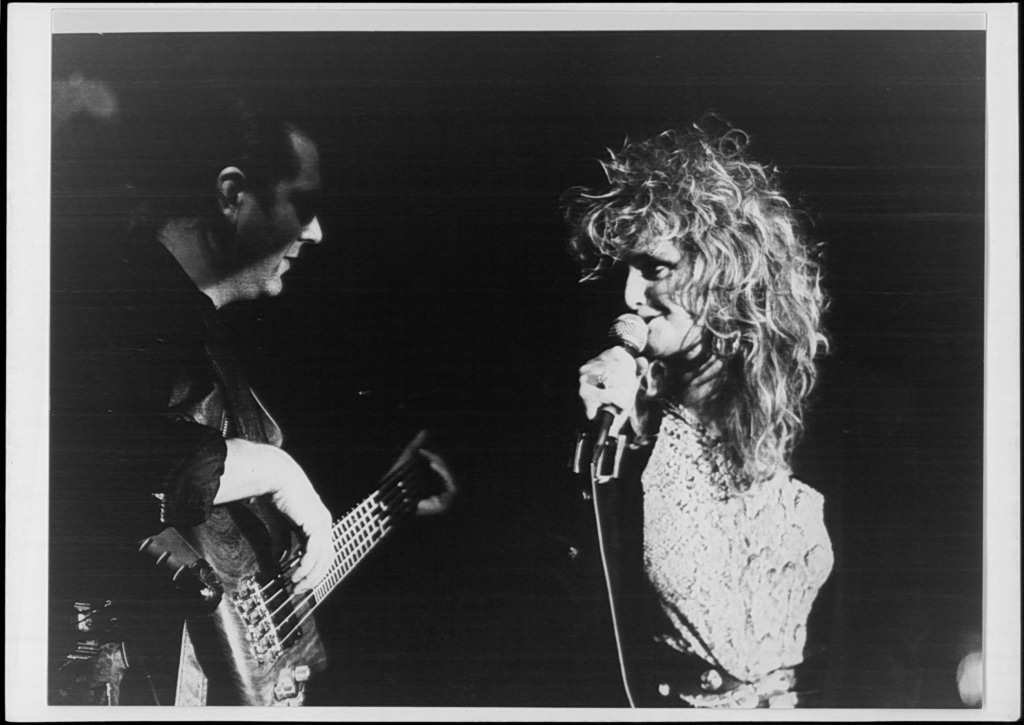 Bonnie Tyler, Voice Behind 'Total Eclipse', Dies at 75