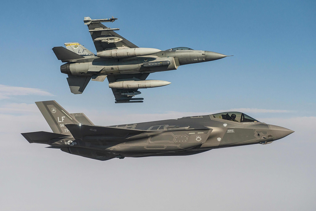 Athens Rules Out Turkish Role in EU Defense While Casus Belli Remains