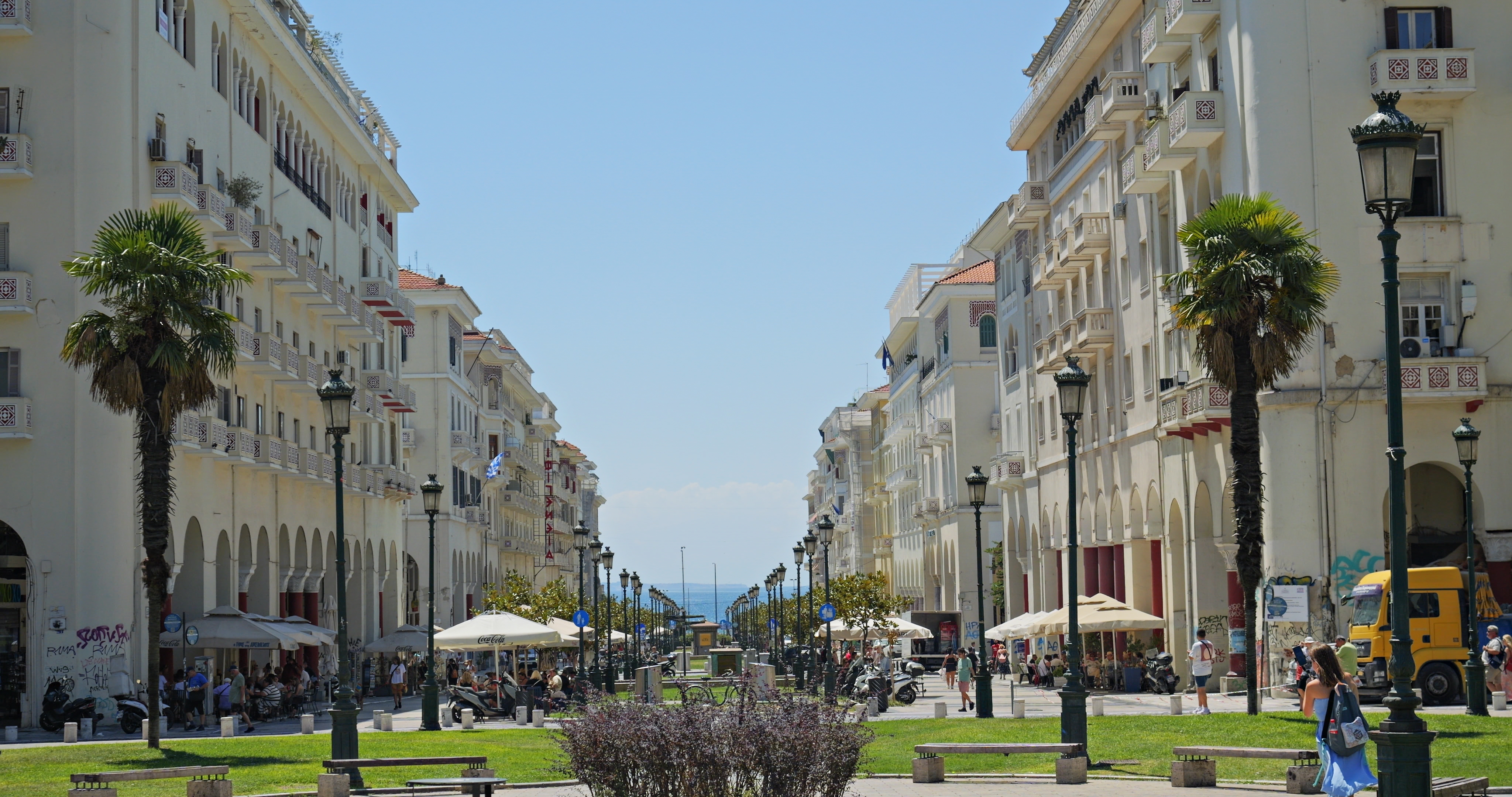 Rising Rents Leave 800 Shops Empty in Thessaloniki