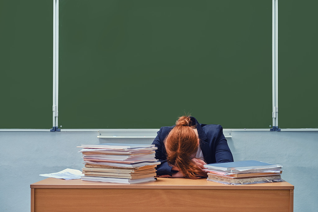 Greek Teachers Forced Into Second Jobs to Make Ends Meet