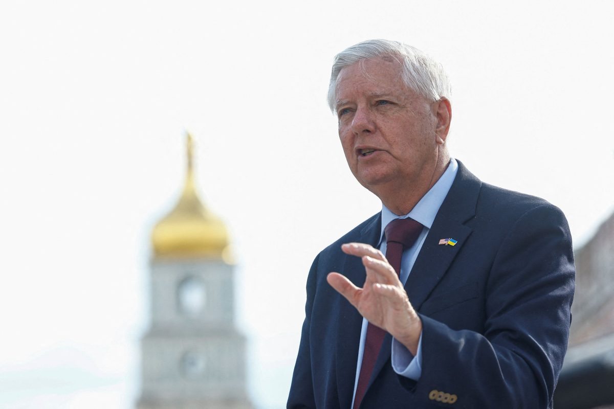 Inside Lindsey Graham’s Final Mission: Saving Ukraine