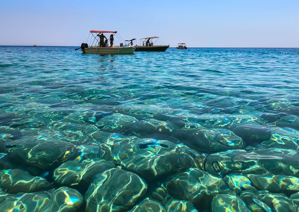 Four Rescued After Tourist Boat Capsizes in Halkidiki