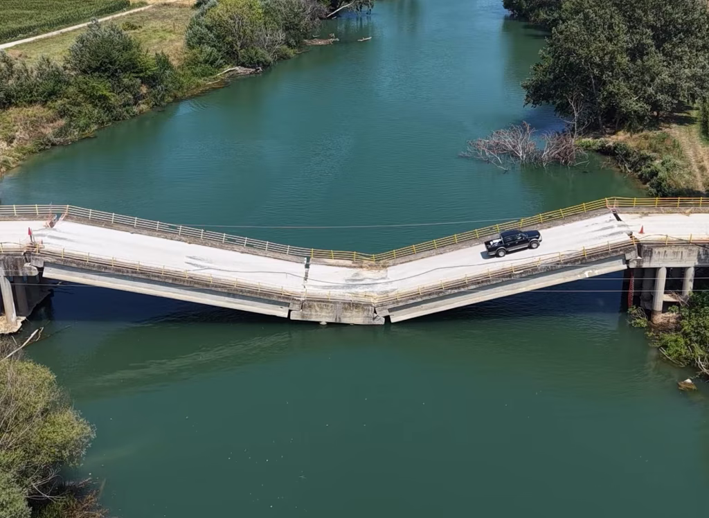 Bridge Damaged by Storm Daniel Still Used by Drivers