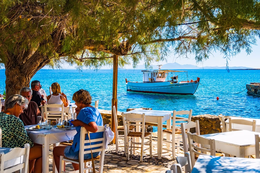 Why Does Everyone in Greece Dine After 10 p.m.