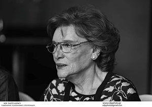 Maro Kontou, Elegant Star of Greek Cinema’s Golden Age, Dies at 92