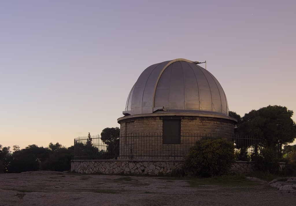Full Moon Walk Blends History and Stargazing in Athens