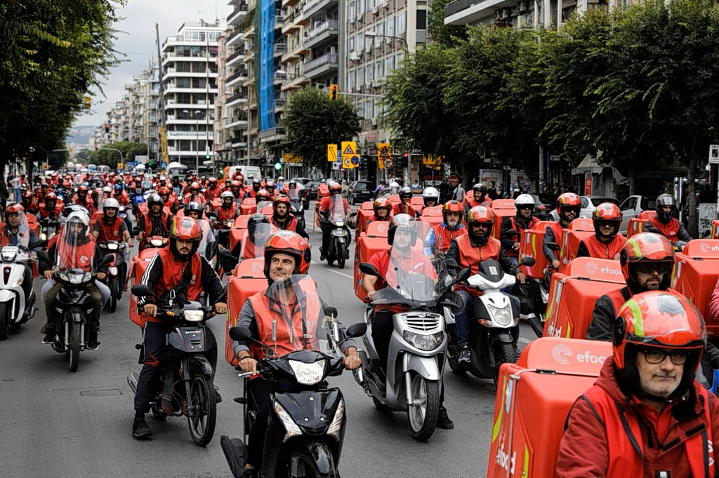 Delivery Workers Stage Evening Walkout During Club World Cup Final