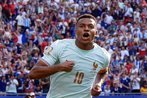 Mbappé Claims Back-to-Back World Cup Golden Boots