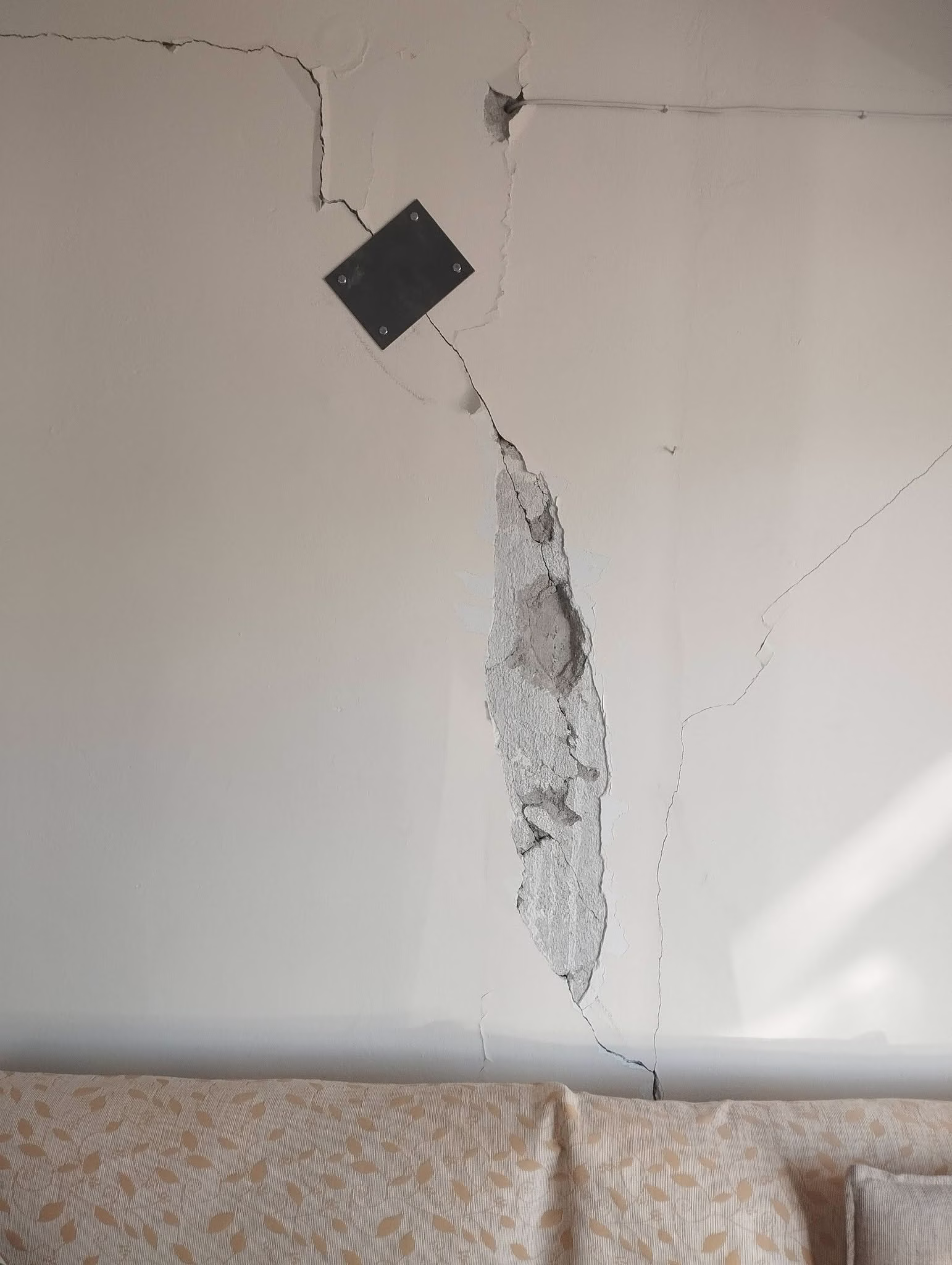 Five Years After Quake, Cretan Town Still Waits to Rebuild