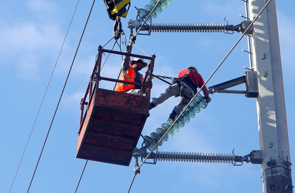 Power Cuts Hit Athens and Attica as Temperatures Reach 40C