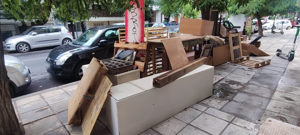 Two Men Face Charges Over Furniture Dumped in Thessaloniki