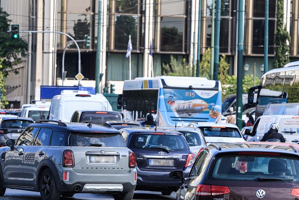 Greece Warns Drivers Over Tough Speeding Penalties