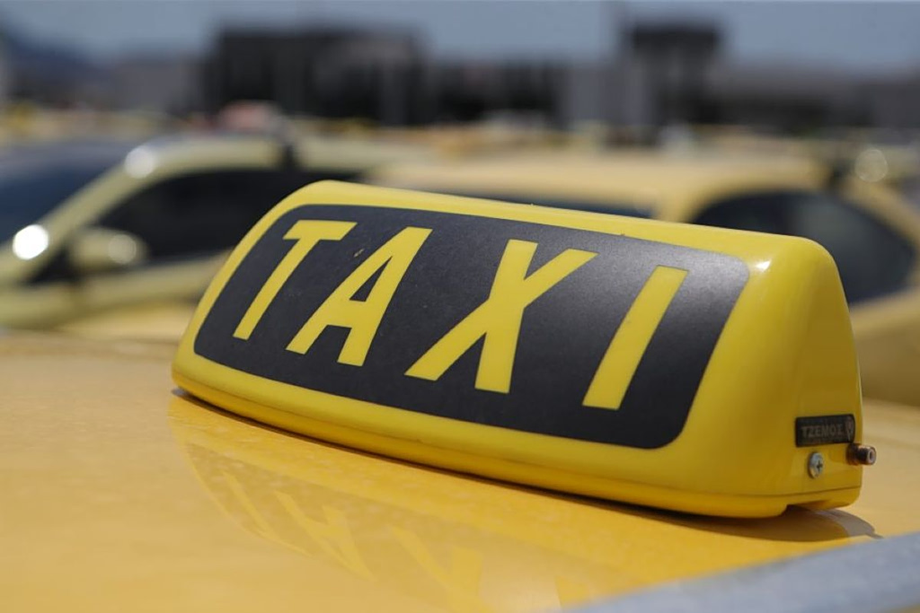 Baby Born in Taxi on Way to Athens Maternity Hospital