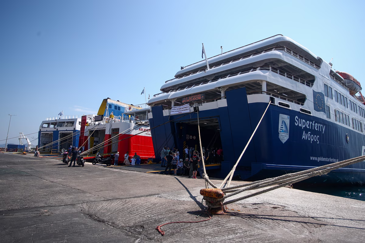 Departures to the Cyclades From Rafina Halted Due to Strong Winds