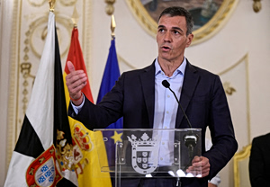Migrant Crisis Pits Spain’s Leader Against Critics Across Europe