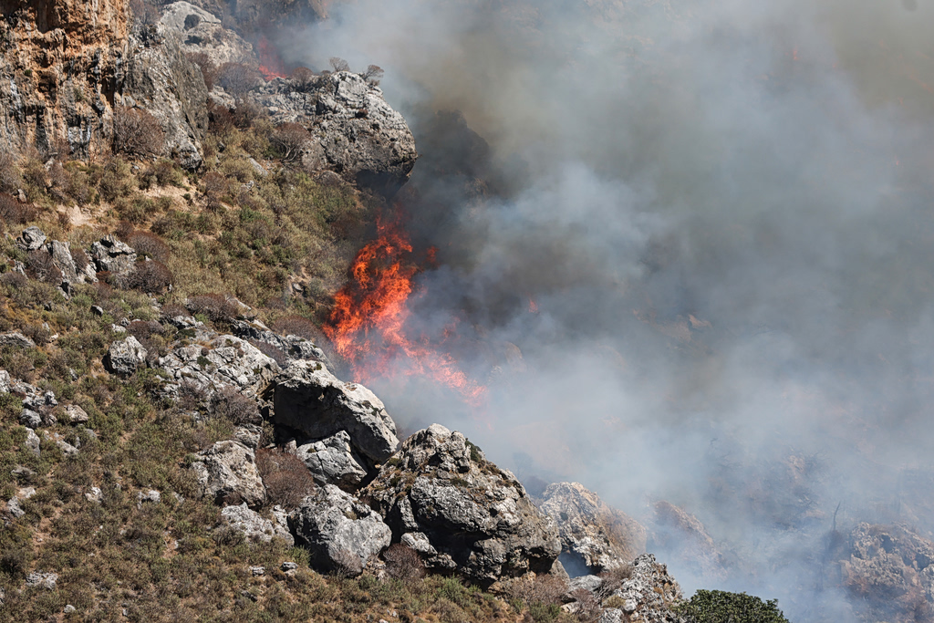 New Wildfires Break Out Overnight; Battle on Crete Intensifies