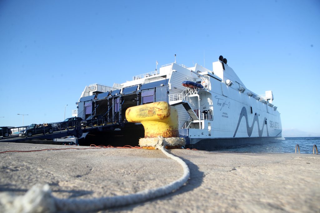 Ferry Sailings Suspended at Rafina and Lavrio Until 7 p.m.