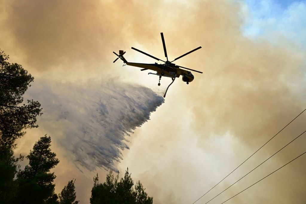 Firefighting Helicopters Collide During Psatha Operation