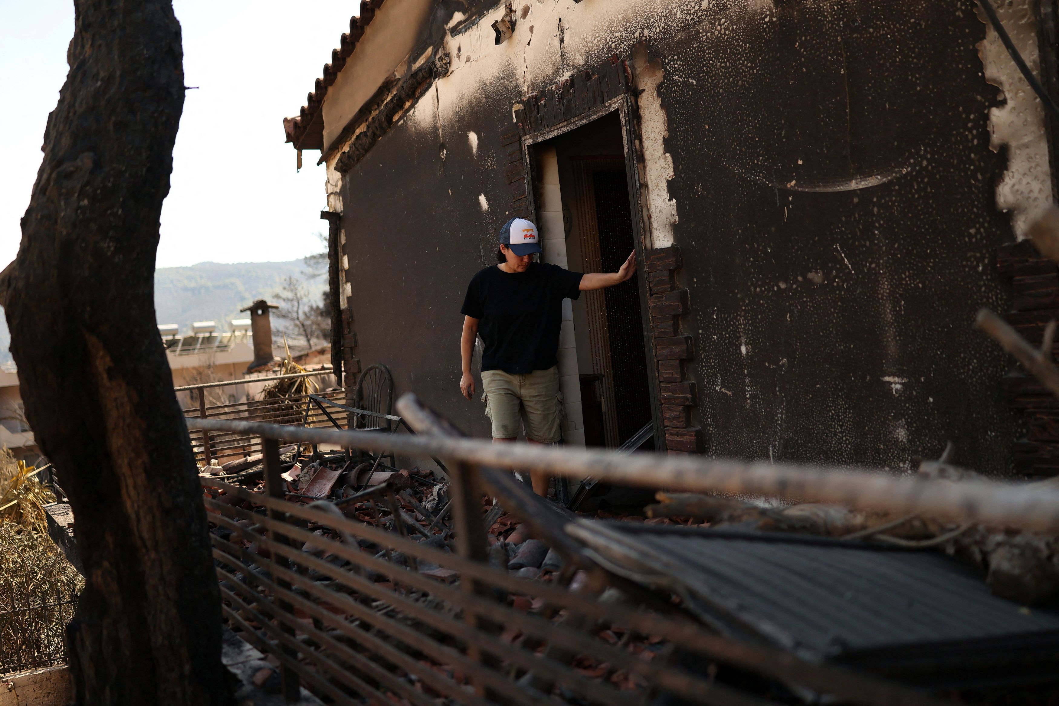 Nearly Half of Inspected Homes in Fire-Battered Area Declared Uninhabitable