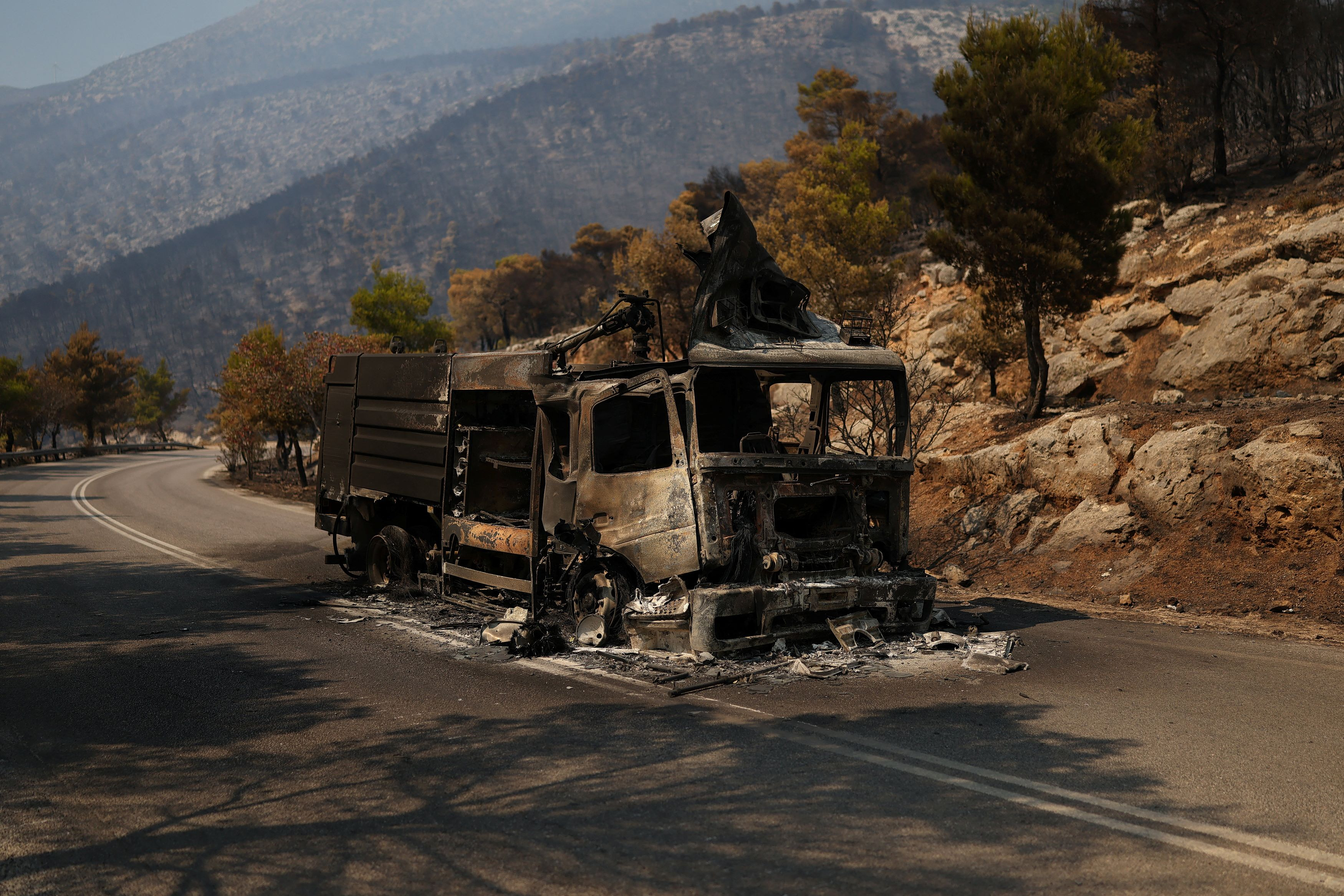 3 Arrested Over Wildfires in Argolida, Attica, Rhodope