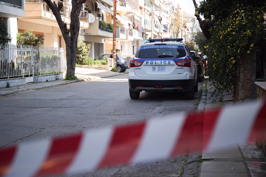 Strong Blast Shakes Heraklion, Breaking Windows and Injuring One