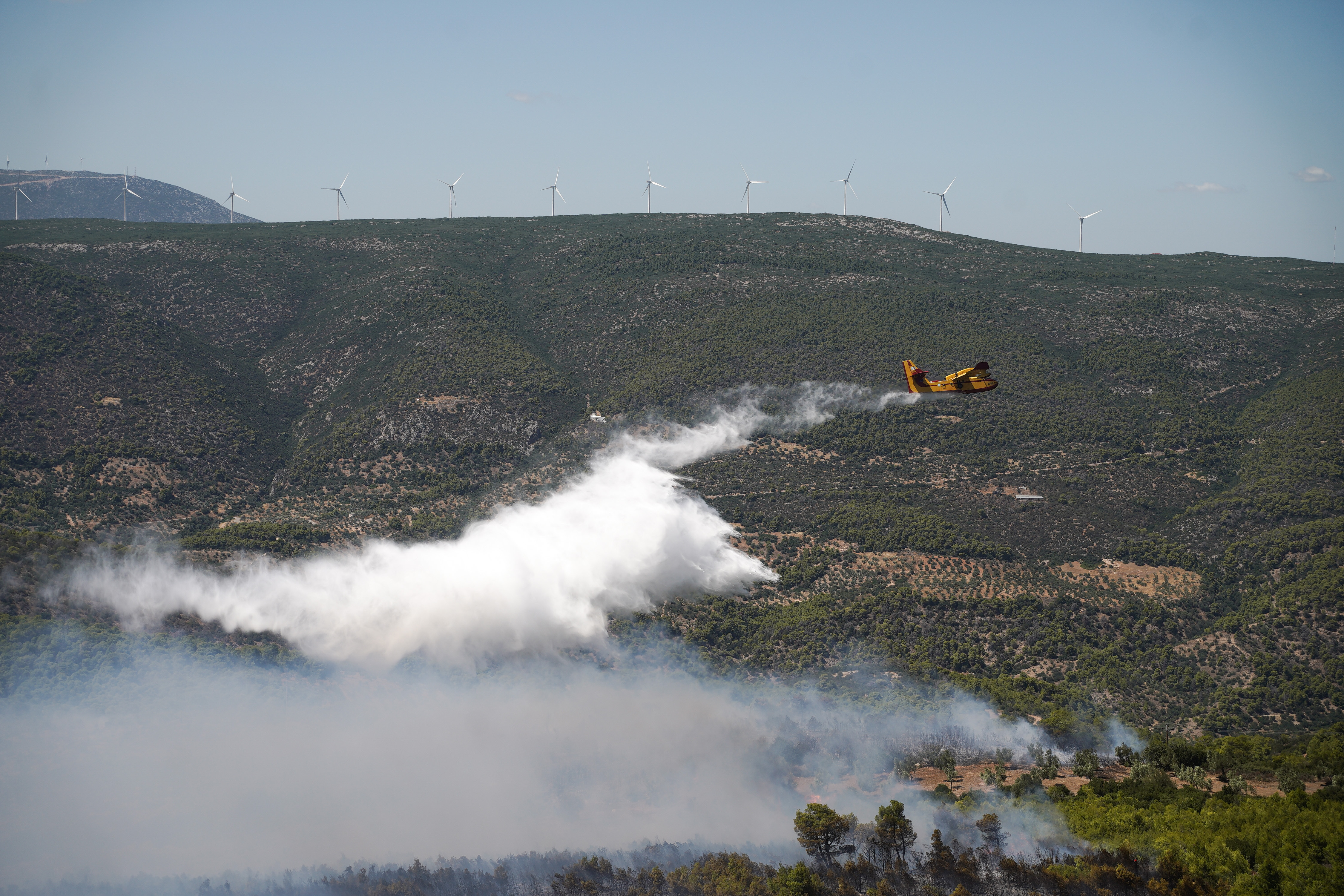 Canadair 515 Fireghting Aircraft Coming to Greece (video)