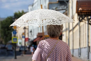 Best Clothes to Wear During Extreme Heat