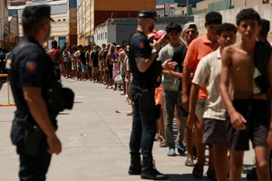 Madrid Tells Rome: Restore Schengen Agreement by August 9