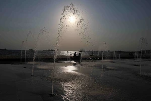 Heatwaves Hit Household Budgets; Residents See Rising Threat from Extreme Temps