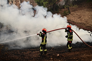 Attica Fire Prompts Evacuation Order in Agios Stylianos, Kouvaras