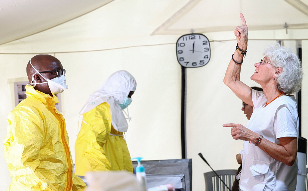 Ebola Deaths Surpass 2,000 in DR Congo as Outbreak Spreads